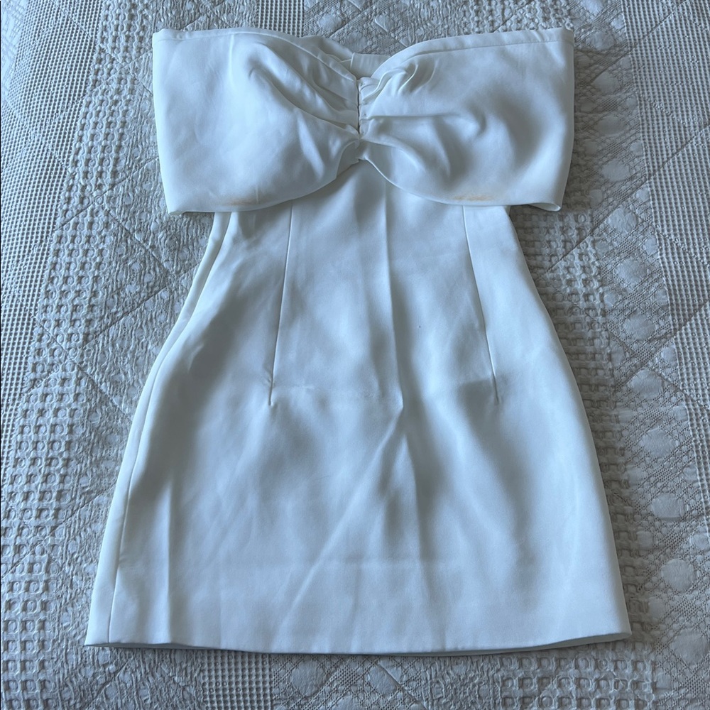 Meshki Gwyneth Off Shoulder Bow Mini Dress - Picture 4 of 11